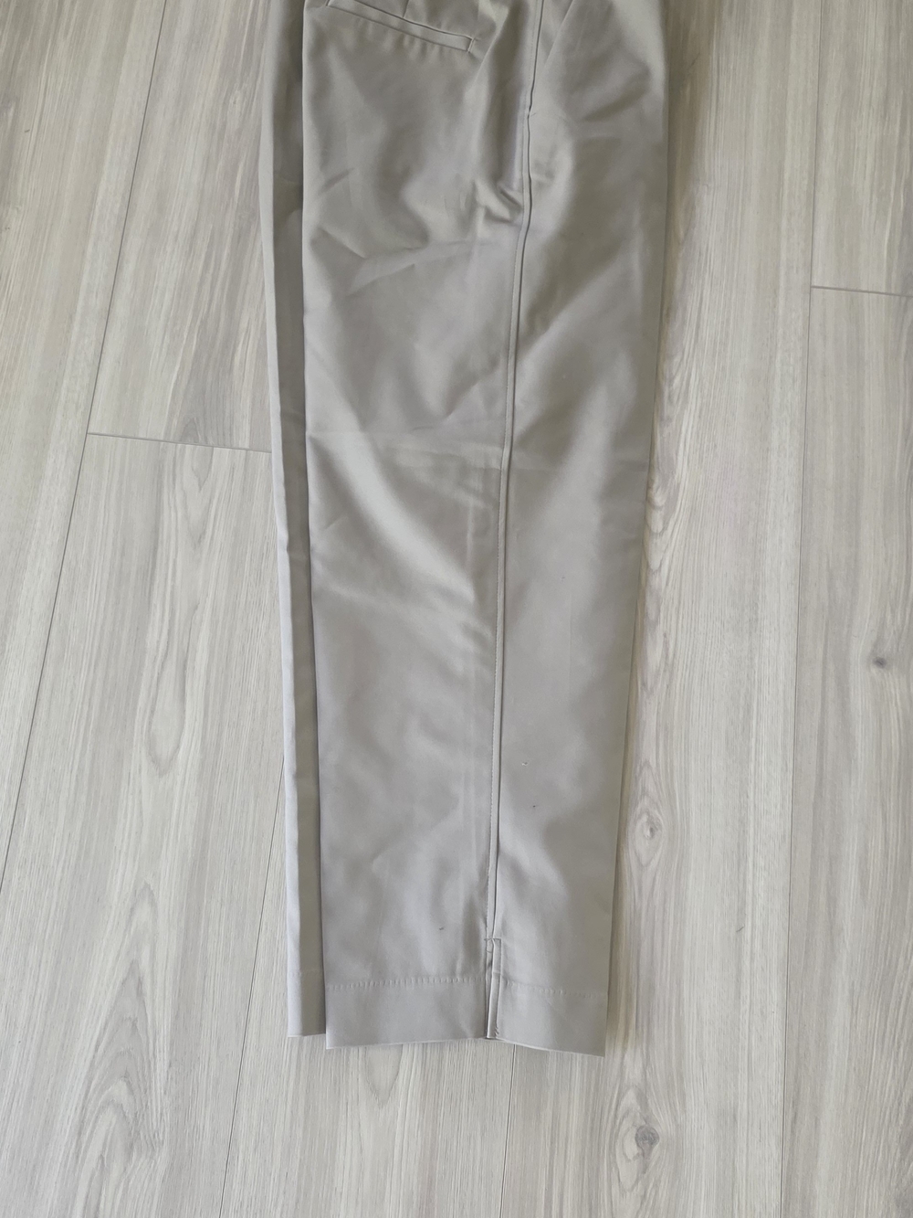 H&M Women's Cropped Slim Pants in Light Taupe